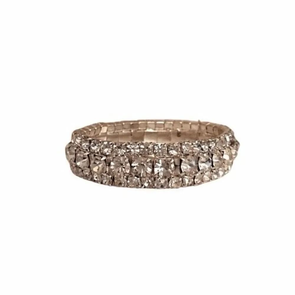 Boutique Rhinestone Stretchy Bracelet - Picture 2 of 3
